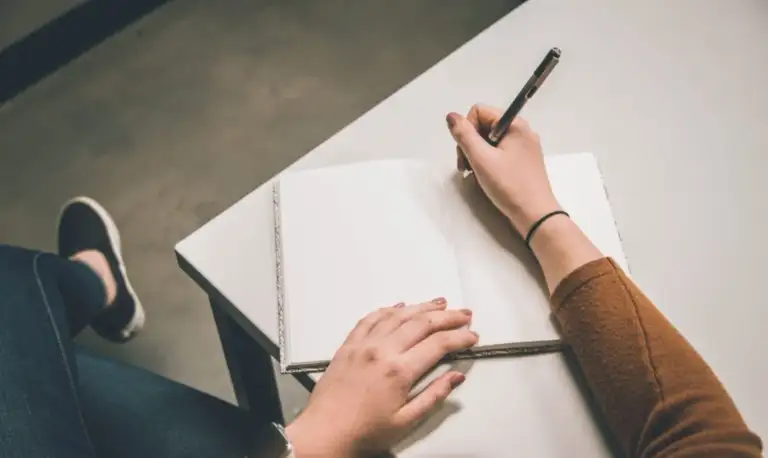How Career Counseling Helps You Set Realistic Career Goals